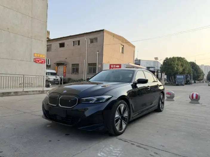 BMW i3 2023 Model Facelift eDrive40L Night Edition Sports Set – фото 1