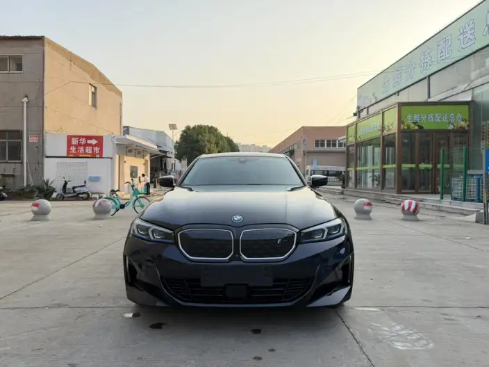 BMW i3 2023 Model Facelift eDrive40L Night Edition Sports Set – фото 2