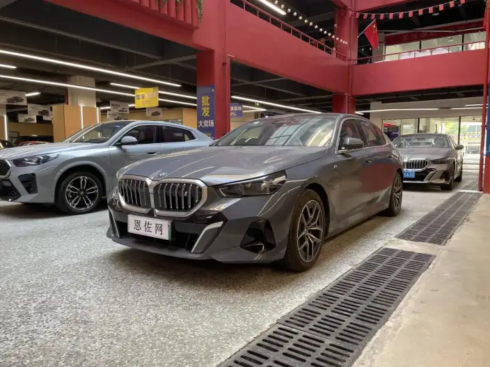BMW i5 2024 Model eDrive35L Exclusive Model M Sports Set – фото 1