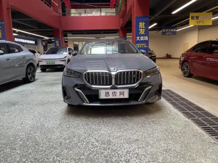 BMW i5 2024 Model eDrive35L Exclusive Model M Sports Set – фото 2