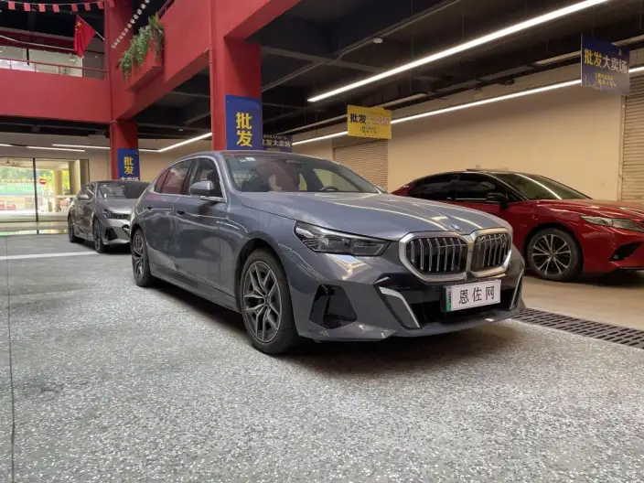 BMW i5 2024 Model eDrive35L Exclusive Model M Sports Set – фото 3