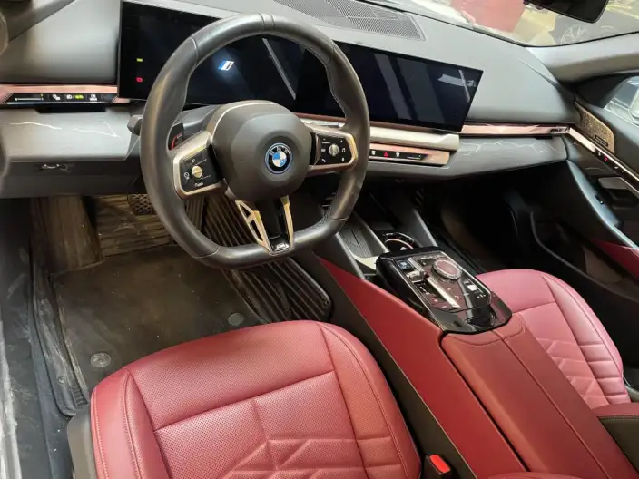 BMW i5 2024 Model eDrive35L Exclusive Model M Sports Set – фото 9