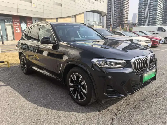 BMW iX3 2024 Model Leading Model – фото 3