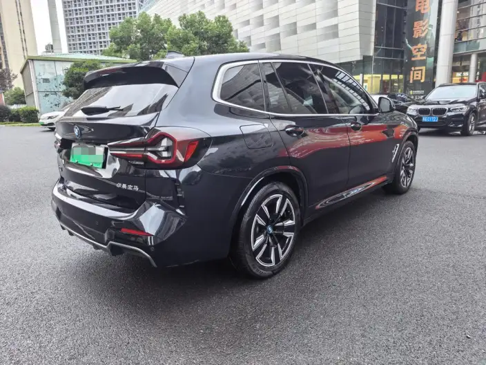 BMW iX3 2024 Model Leading Model – фото 6