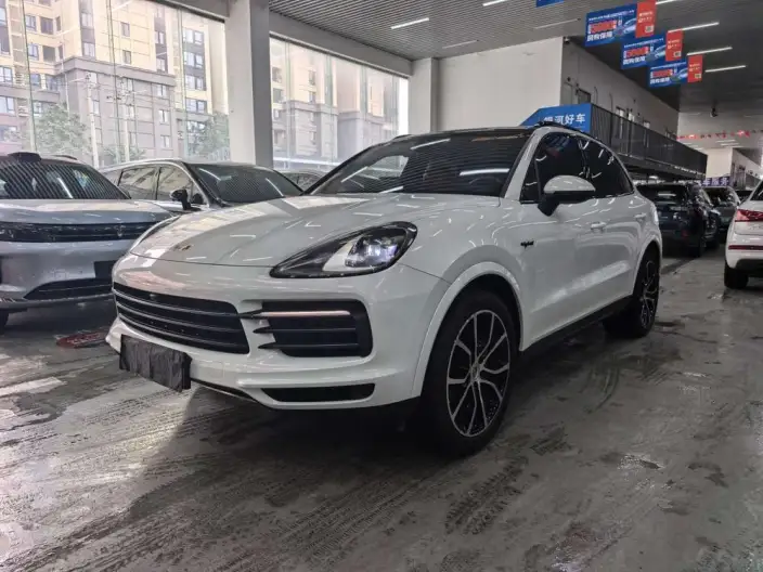 Cayenne E-Hybrid 2023 Model Cayenne E-Hybrid 2.0T Platinum edition – фото 1