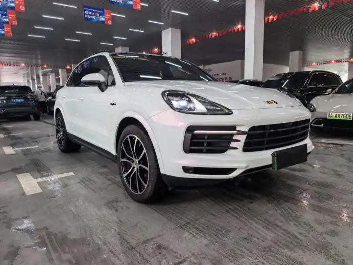 Cayenne E-Hybrid 2023 Model Cayenne E-Hybrid 2.0T Platinum edition – фото 3