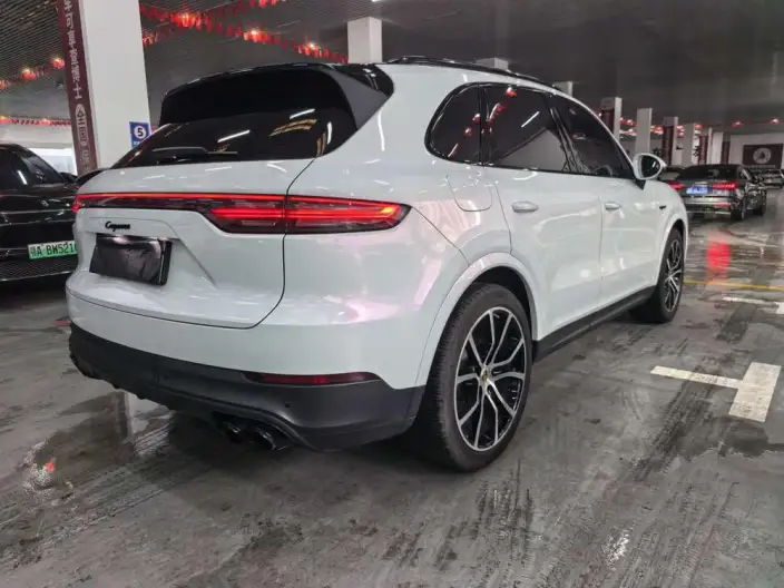 Cayenne E-Hybrid 2023 Model Cayenne E-Hybrid 2.0T Platinum edition – фото 6