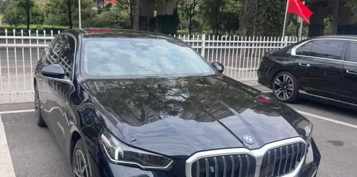 BMW i5 2024 Model eDrive35L M Sports Set – фото 3