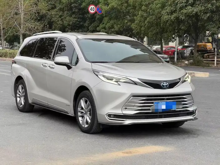 Toyota Sienna 2021 Model 2.5L Hybrid Platinum edition – фото 3