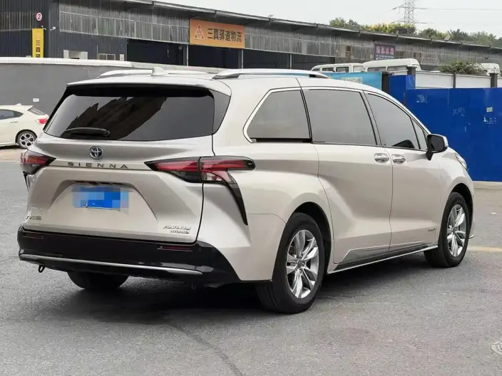 Toyota Sienna 2021 Model 2.5L Hybrid Platinum edition – фото 7