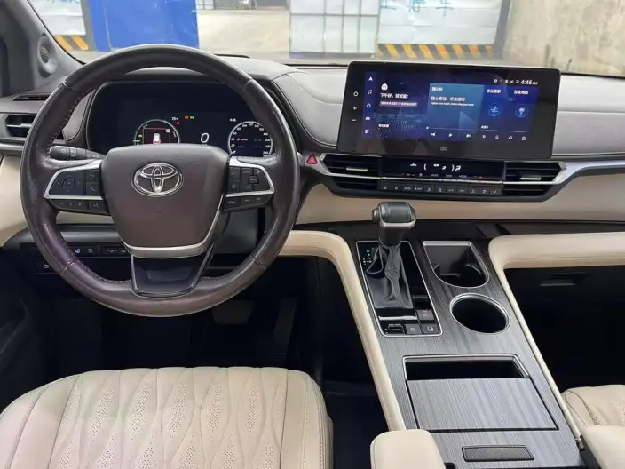 Toyota Sienna 2021 Model 2.5L Hybrid Platinum edition – фото 8