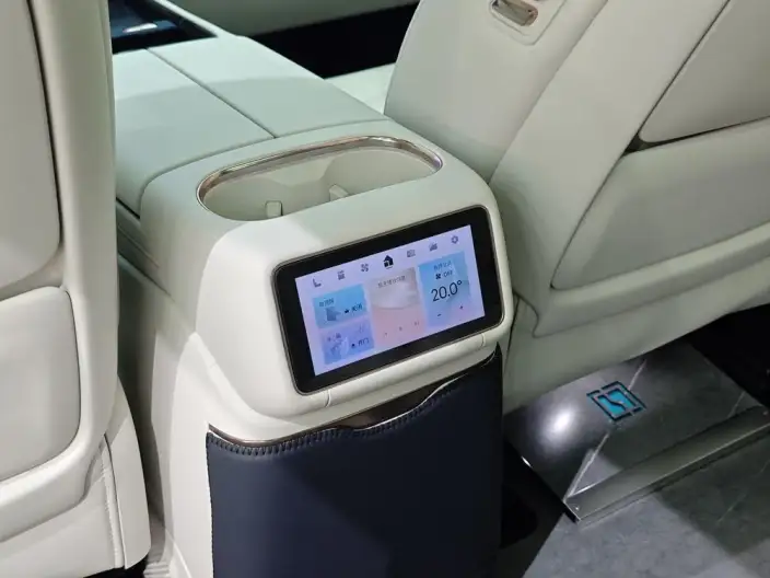 Lynk & Co 900 2025 Model 2.0T Ultra VI seat – фото 9