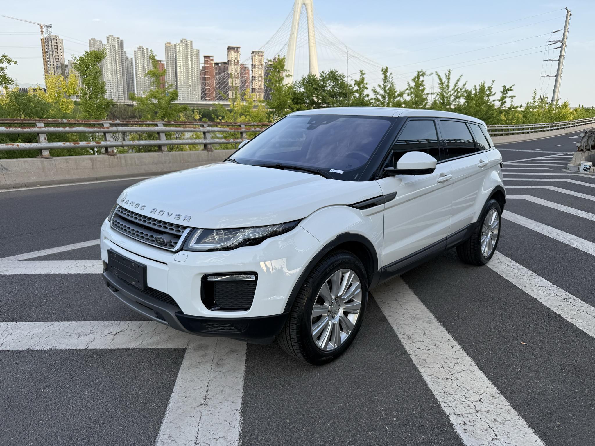 Land Rover Range Rover Evoque 2018 240PS SE Smart Shine – фото 1