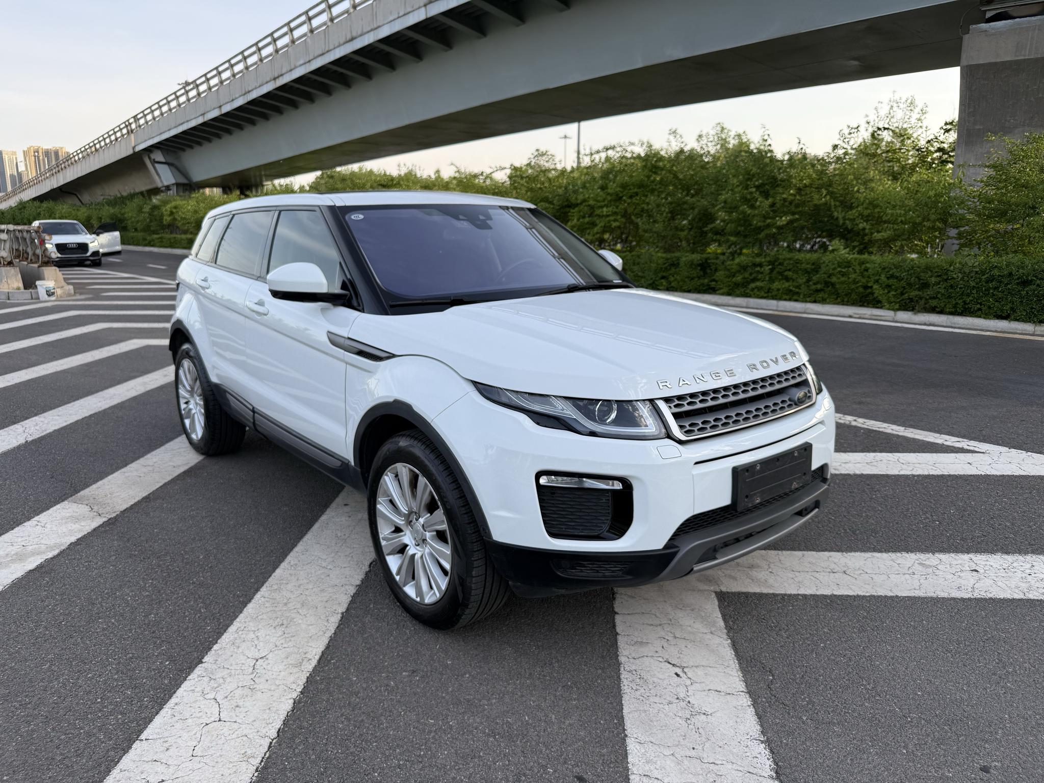 Land Rover Range Rover Evoque 2018 240PS SE Smart Shine – фото 2