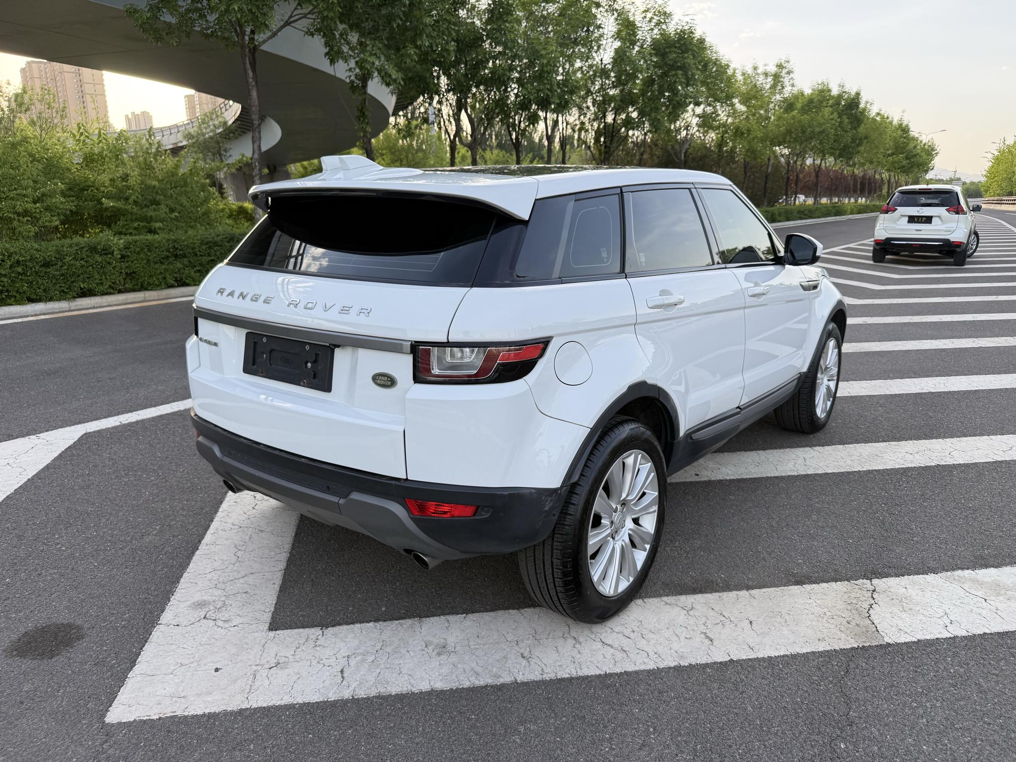Land Rover Range Rover Evoque 2018 240PS SE Smart Shine – фото 8