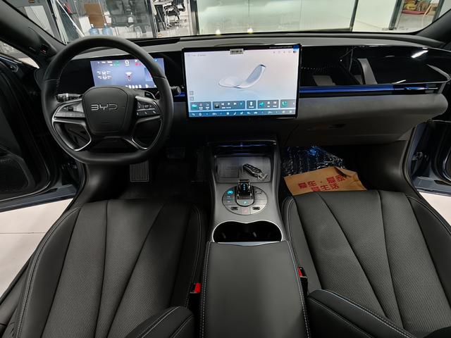 BYD Han DM 2025 DM-i 125KM Premium – фото 8