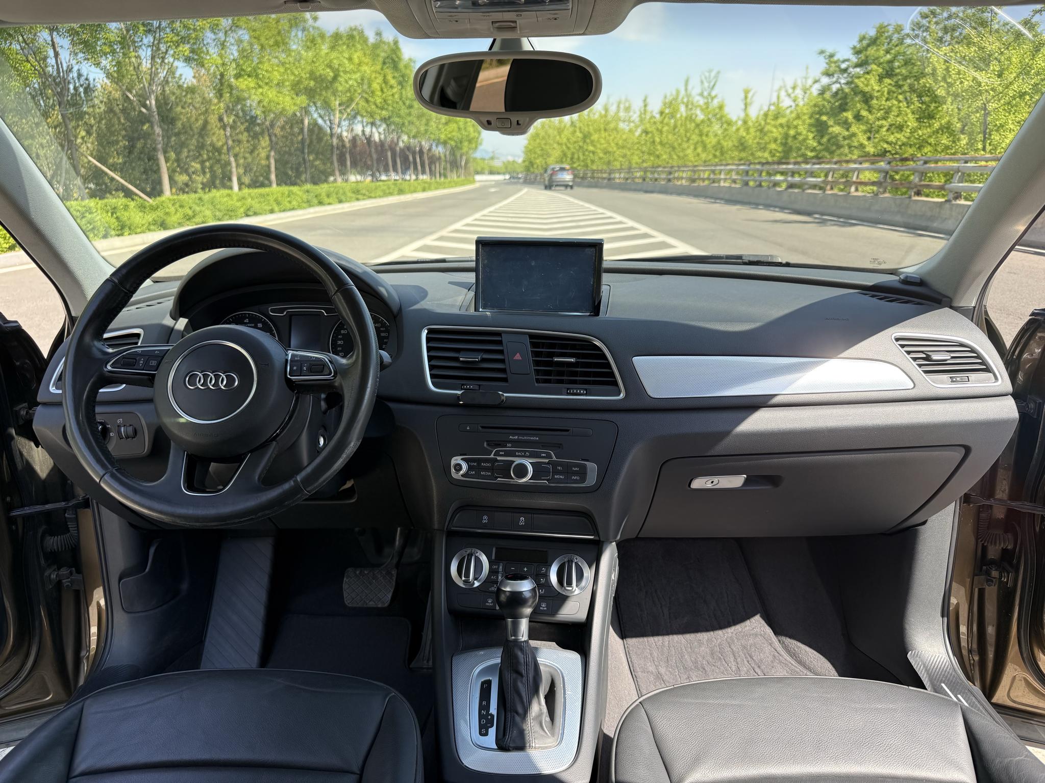 AUDI Q3 2015 модификация 30 TFSI Com f ort – фото 5