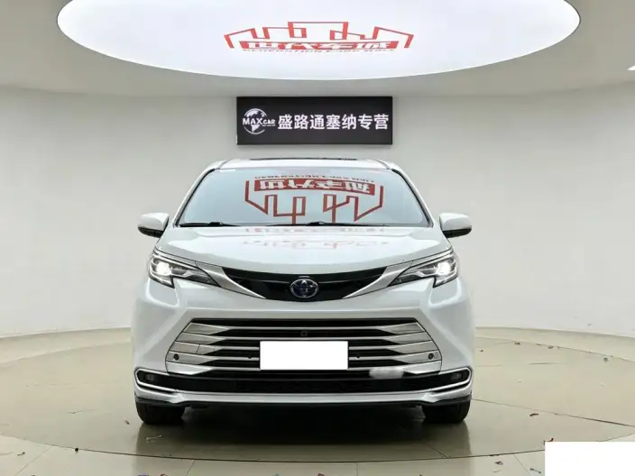 Toyota Sienna 2021 Model 2.5L Hybrid Platinum edition – фото 2
