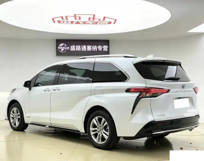 Toyota Sienna 2021 Model 2.5L Hybrid Platinum edition – фото 4