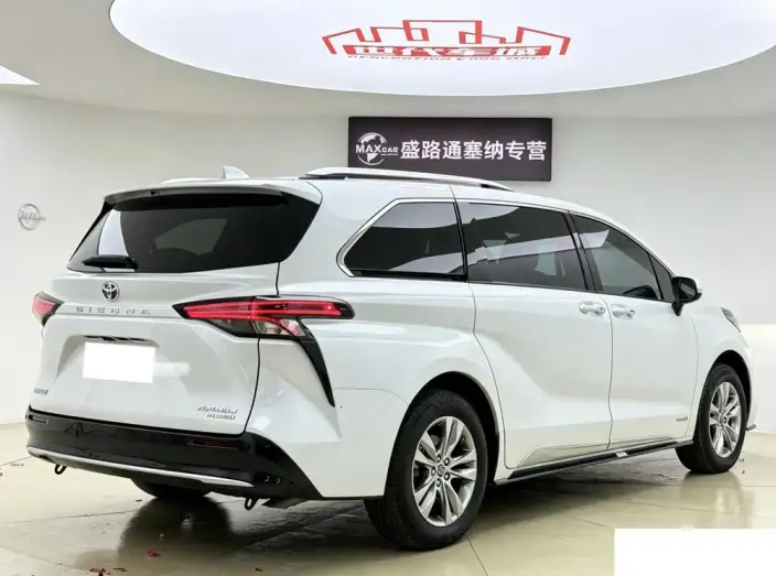 Toyota Sienna 2021 Model 2.5L Hybrid Platinum edition – фото 6