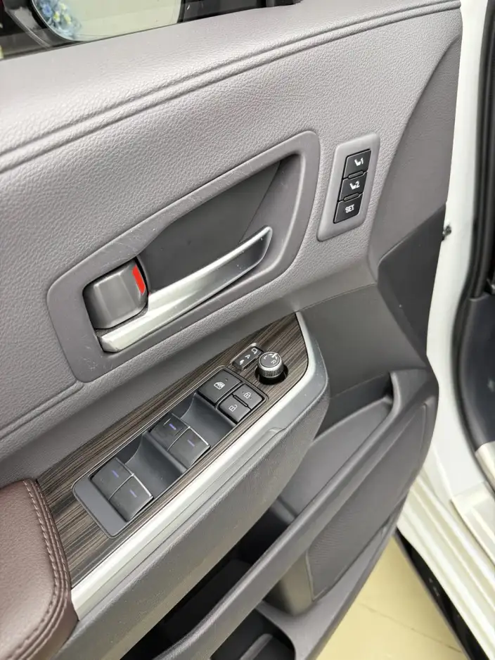 Toyota Sienna 2021 Model 2.5L Hybrid Platinum edition – фото 8