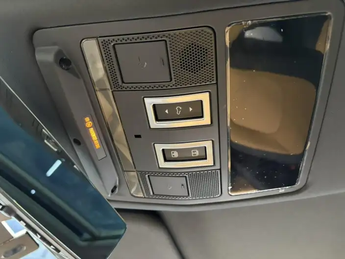 Land Rover Defender 2023 Model Facelift 110 P400 X-Dynamic HSE – фото 8