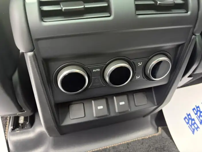 Land Rover Defender 2023 Model Facelift 110 P400 X-Dynamic HSE – фото 9