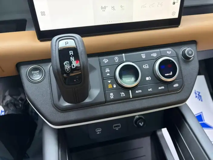 Land Rover Defender 2023 Model Facelift 110 P400 X-Dynamic HSE – фото 10