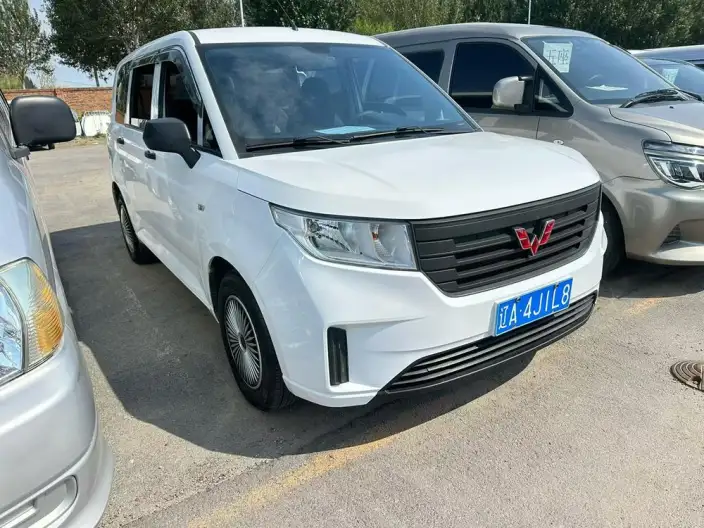 WULING Hongguang Plus 2019 Model 1.5T Manual Standard Model 5 seat – фото 3