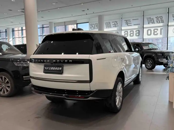 Range Rover 2023 Model 3.0 L6 400PS Shengshi VII seat Extended Edition – фото 6
