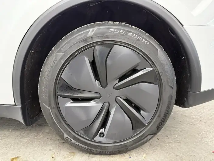 Model Y 2025 Model Long Battery Life Pro All-wheel drive version – фото 9