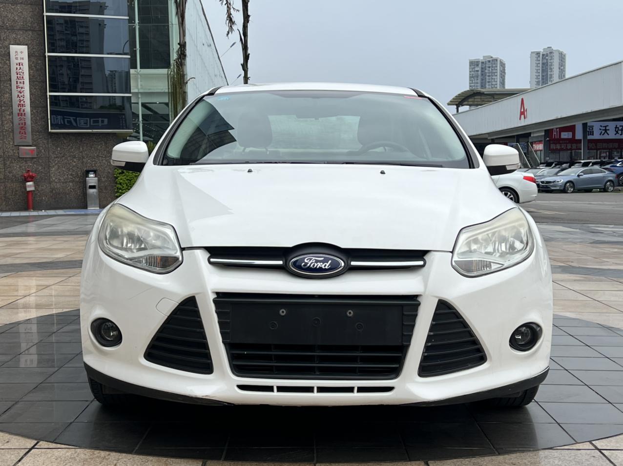 Ford Focus Sedan 2012 1.6L Automatic Comfort – фото 2