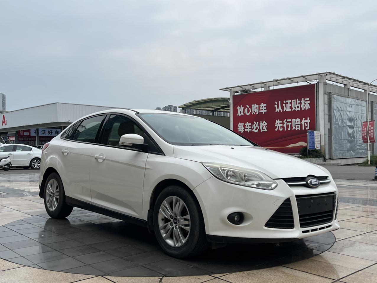 Ford Focus Sedan 2012 1.6L Automatic Comfort – фото 7