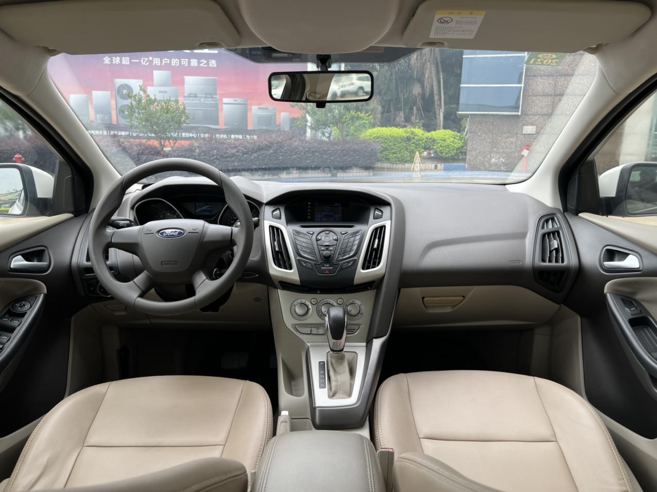 Ford Focus Sedan 2012 1.6L Automatic Comfort – фото 12