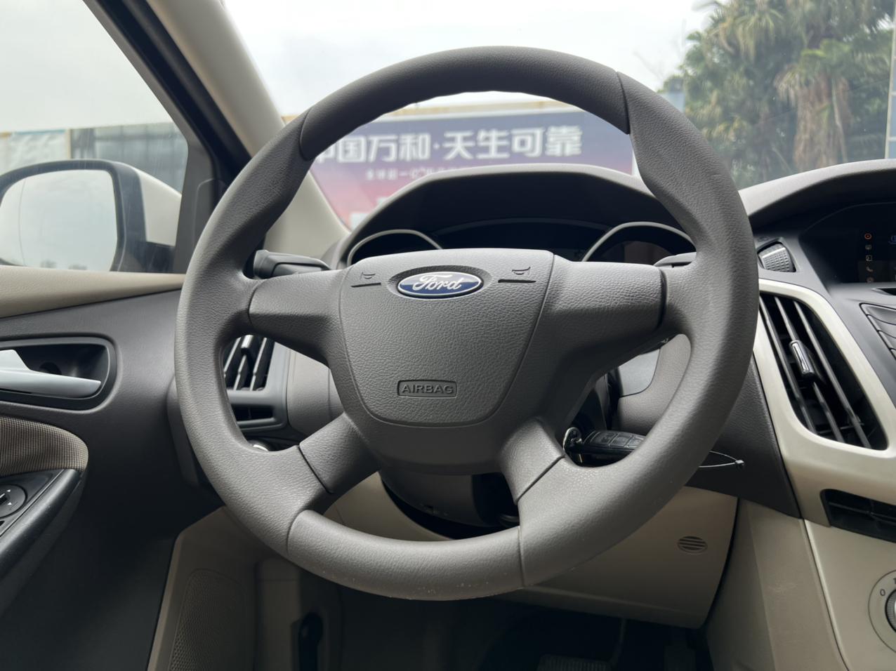 Ford Focus Sedan 2012 1.6L Automatic Comfort – фото 14
