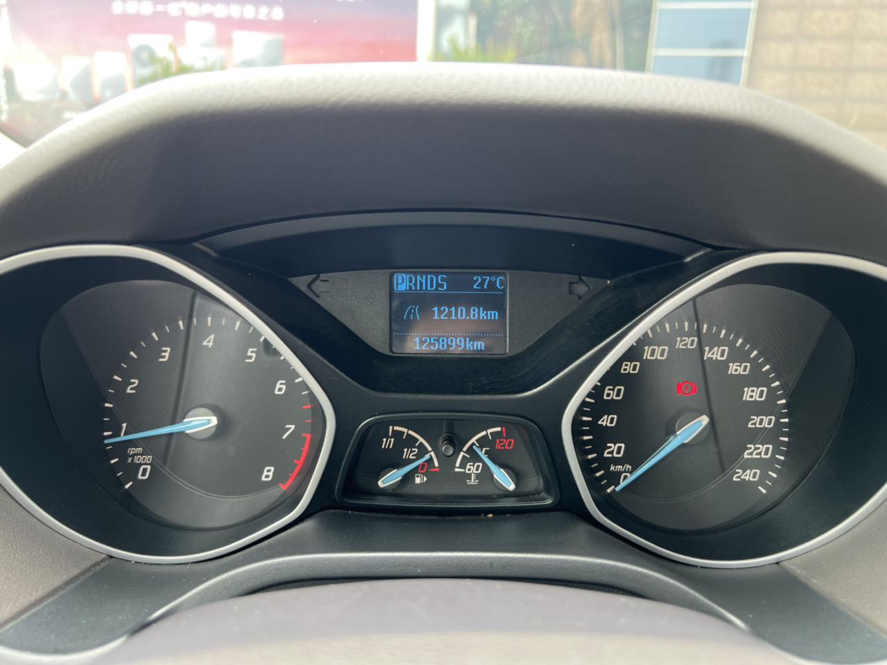 Ford Focus Sedan 2012 1.6L Automatic Comfort – фото 15