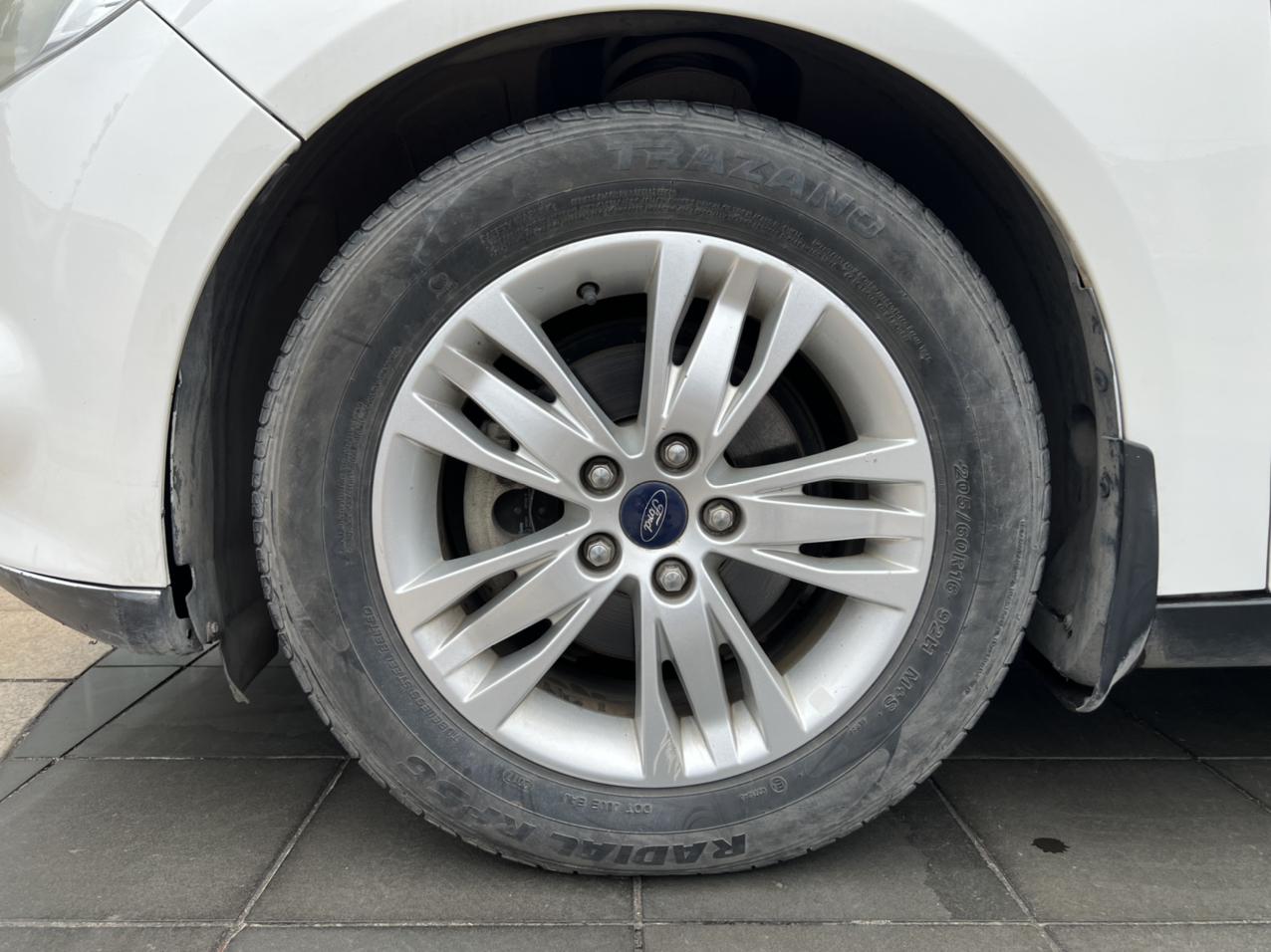 Ford Focus Sedan 2012 1.6L Automatic Comfort – фото 20