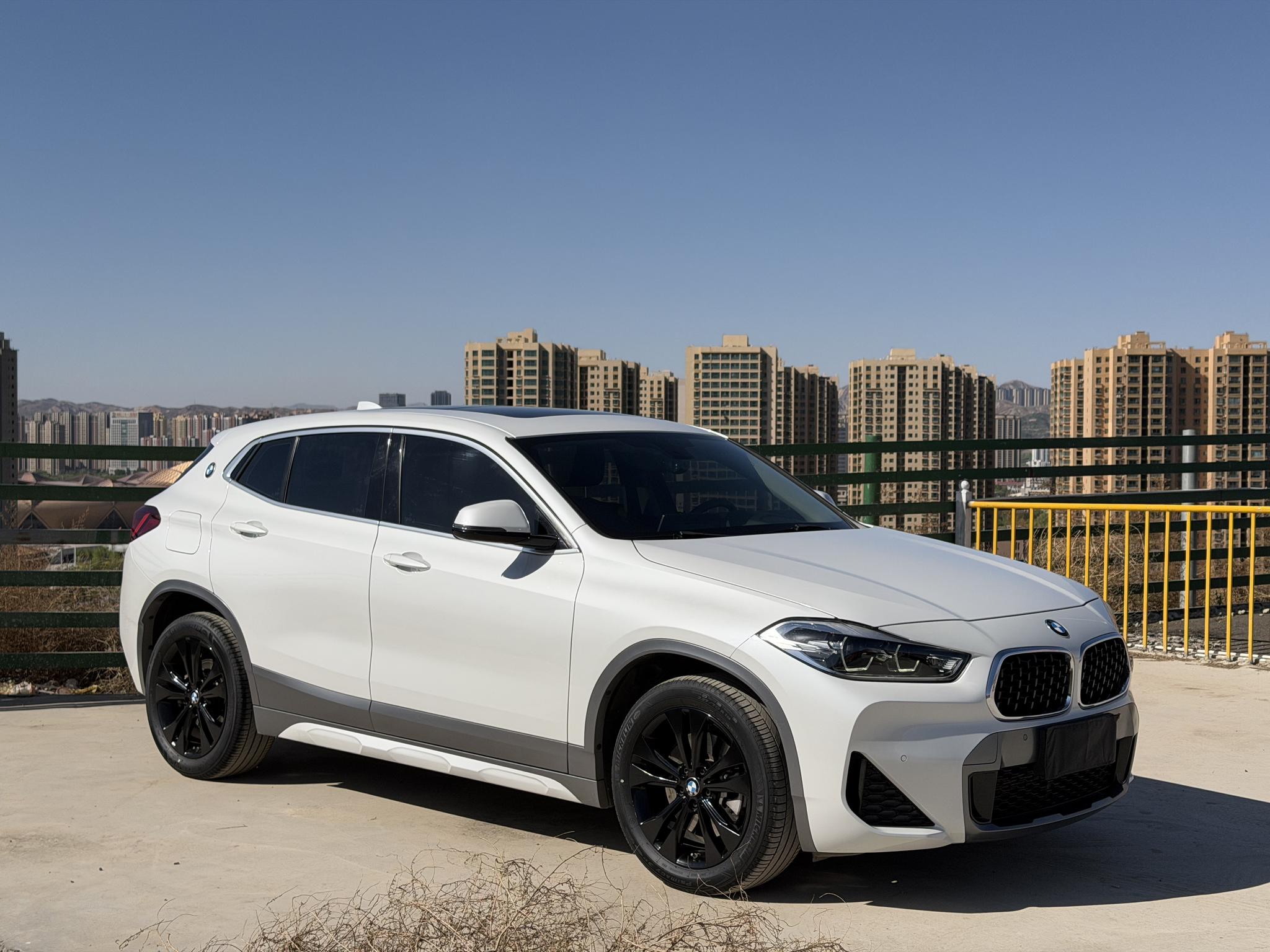 BMW X2 Раздел 2023 sDrive25i M O f f -road Set – фото 3