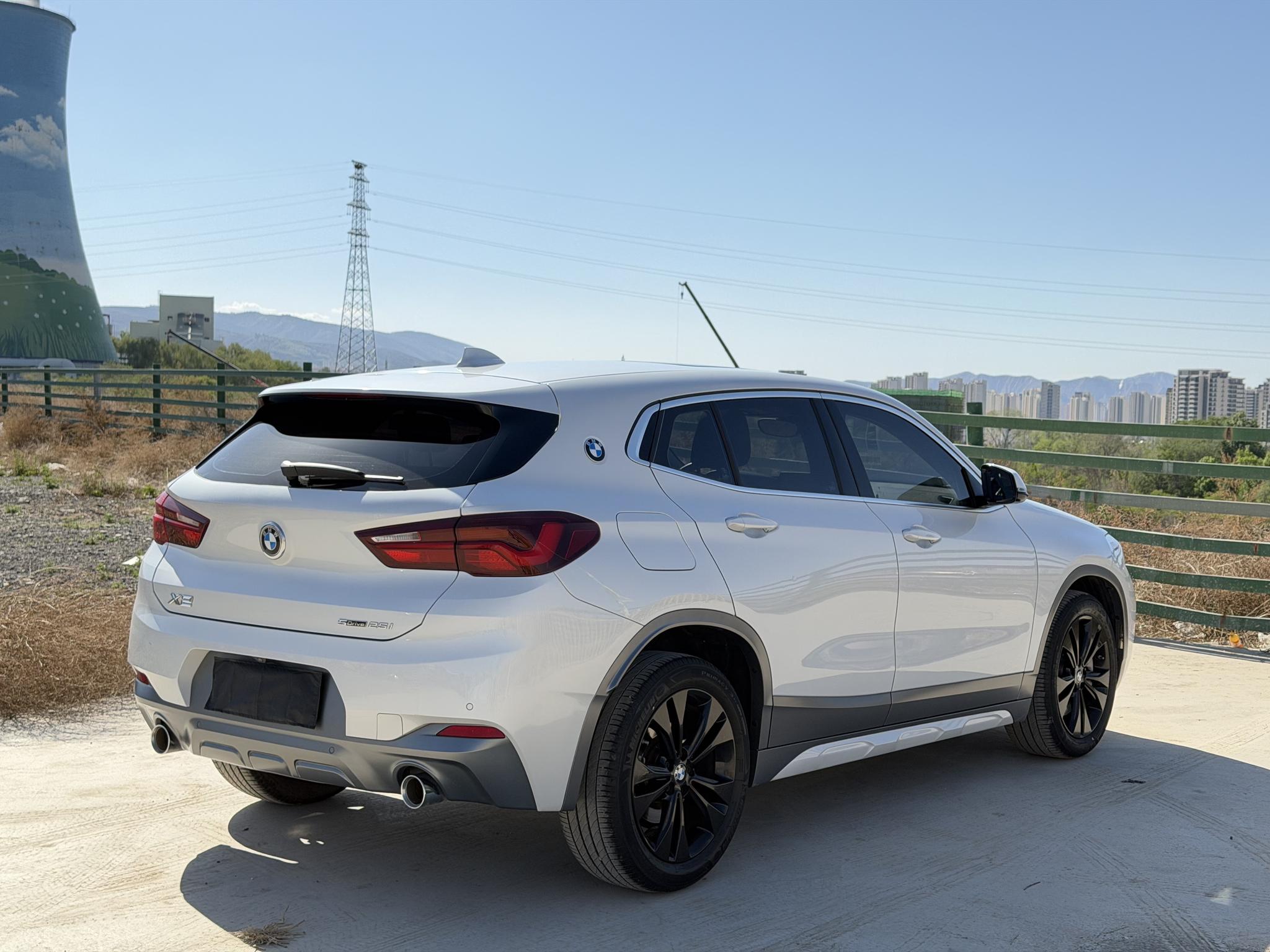 BMW X2 Раздел 2023 sDrive25i M O f f -road Set – фото 4