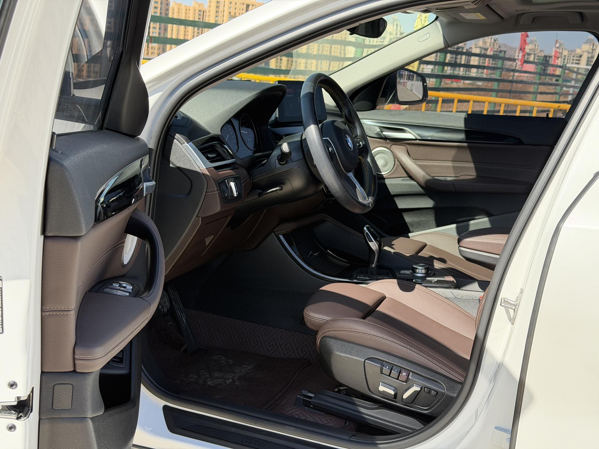 BMW X2 Раздел 2023 sDrive25i M O f f -road Set – фото 7