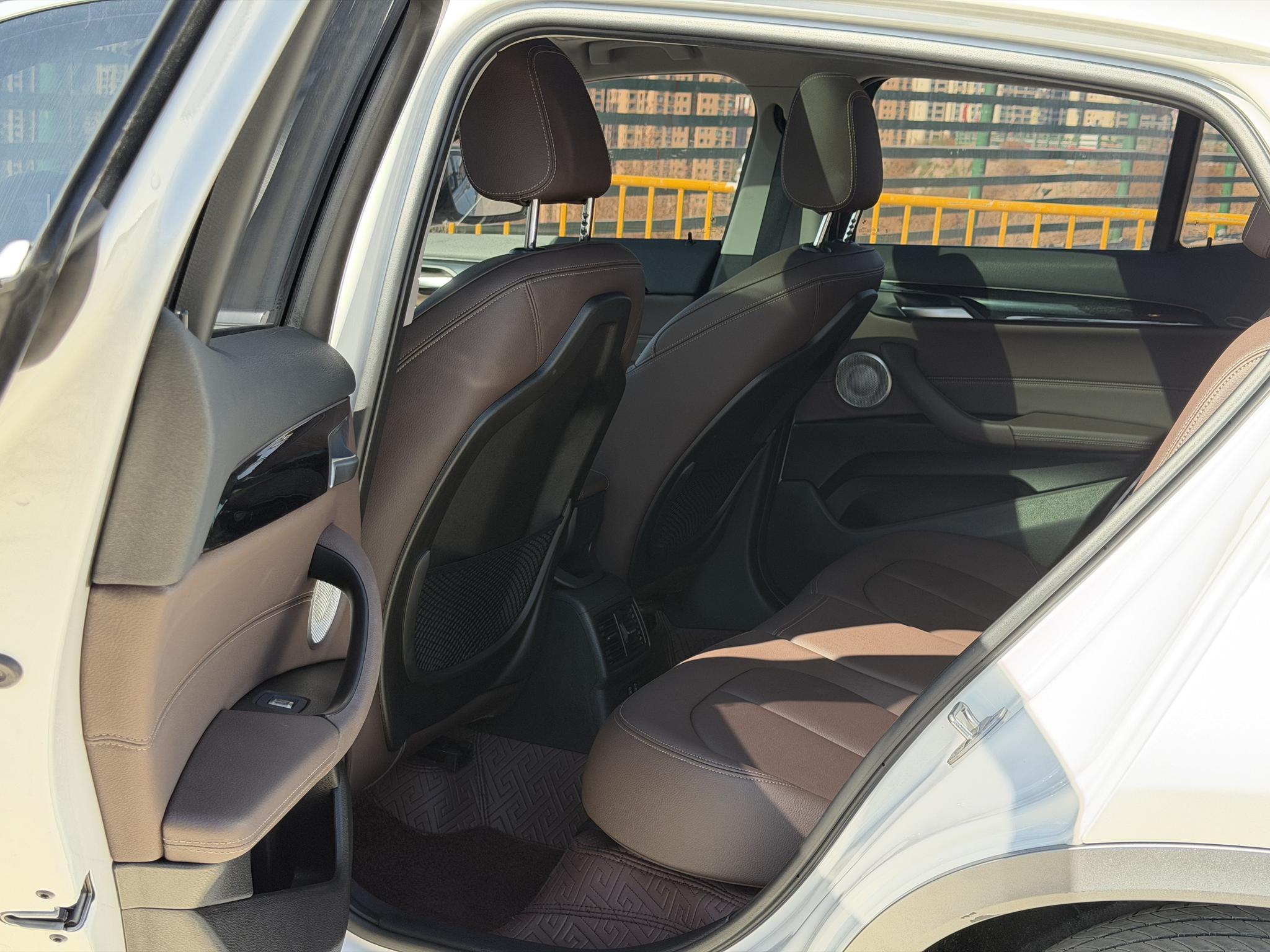 BMW X2 Раздел 2023 sDrive25i M O f f -road Set – фото 8