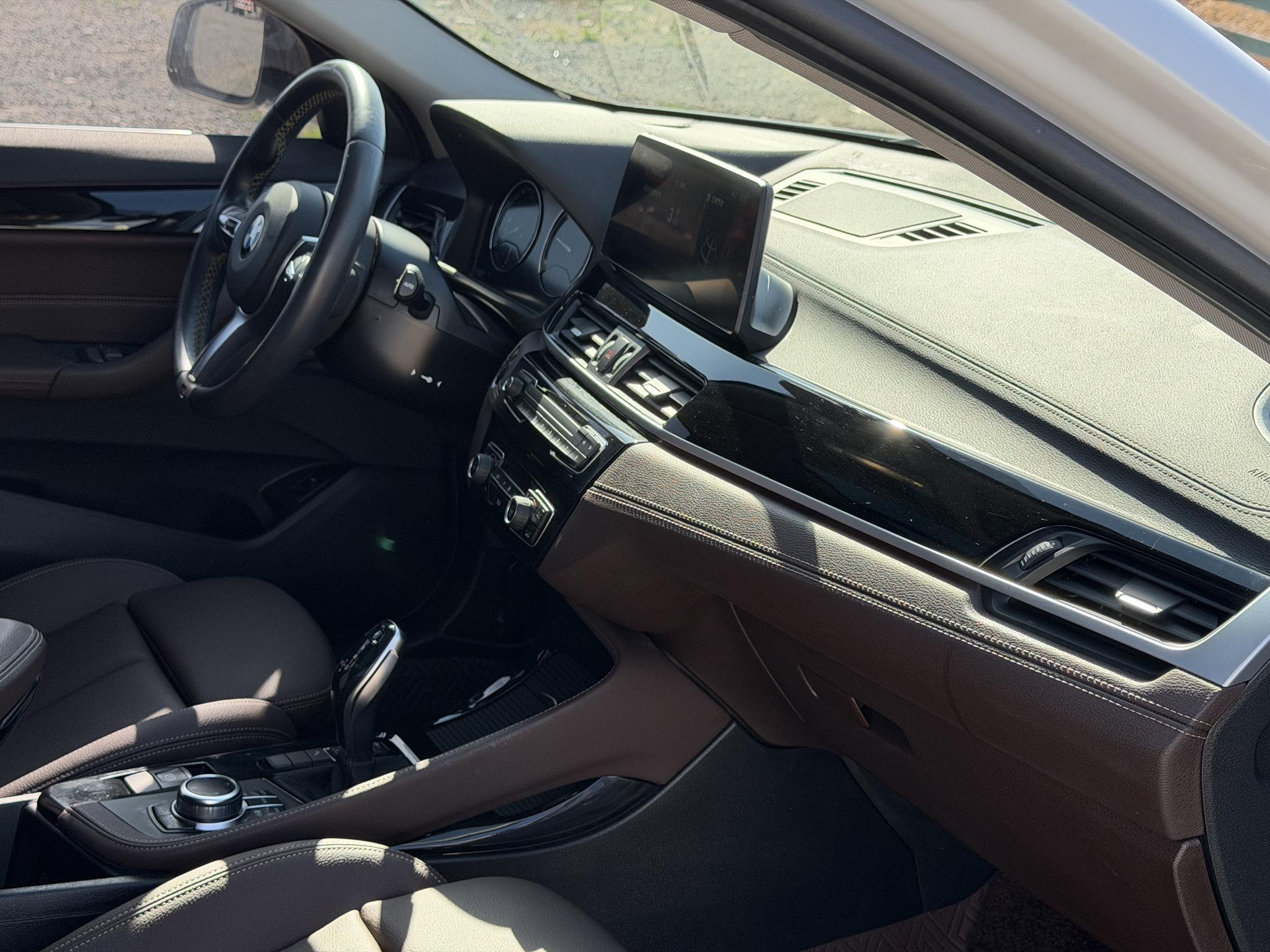 BMW X2 Раздел 2023 sDrive25i M O f f -road Set – фото 12