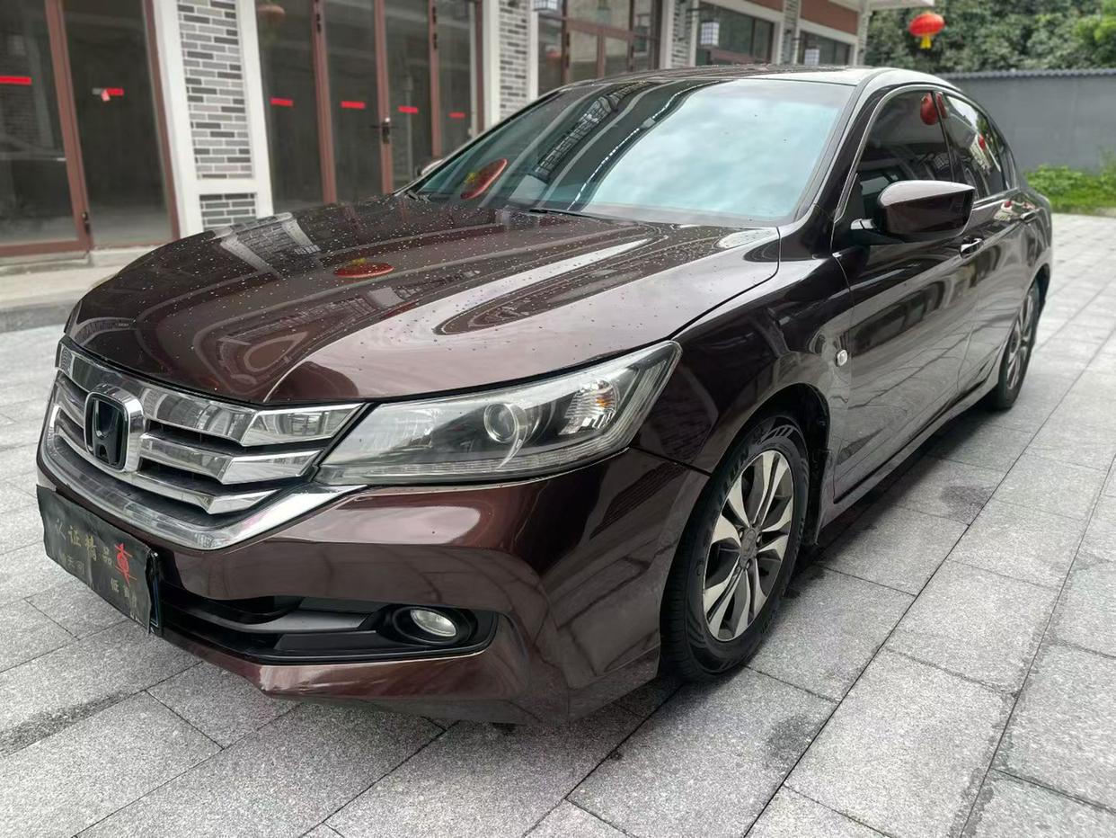 Honda Accord 2014 2.0L EX Luxury – фото 1
