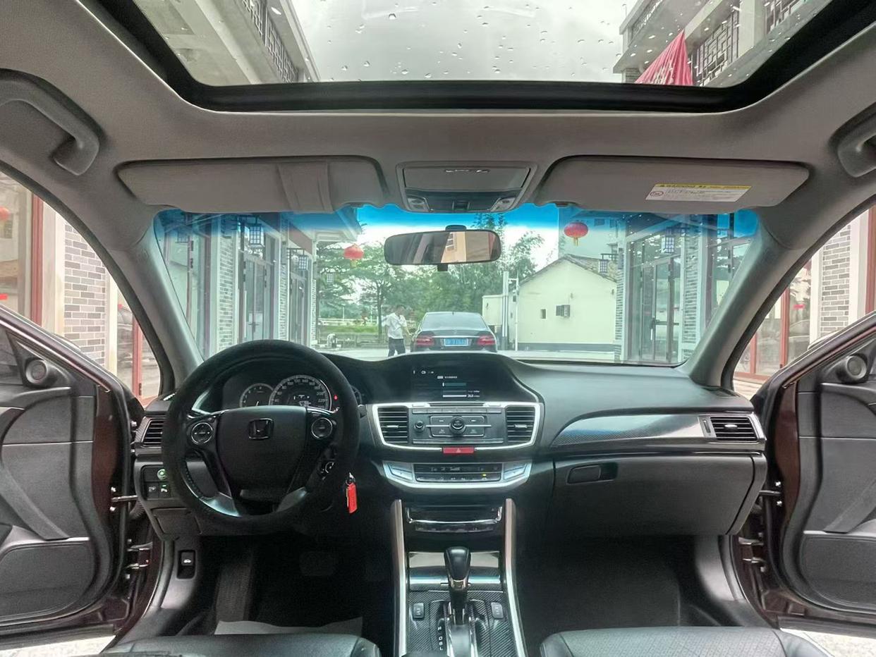 Honda Accord 2014 2.0L EX Luxury – фото 4