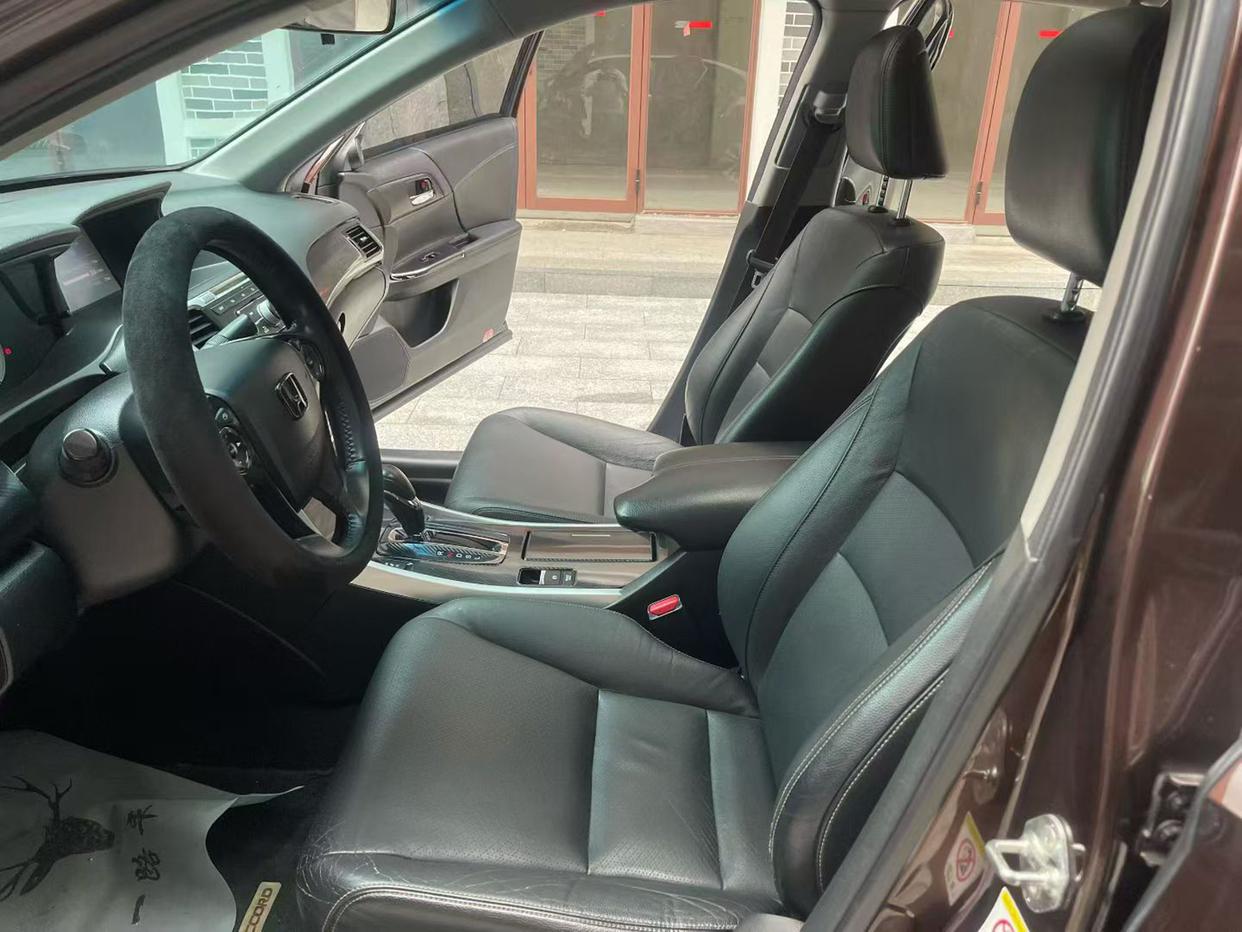 Honda Accord 2014 2.0L EX Luxury – фото 5