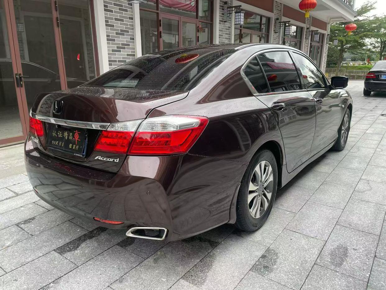 Honda Accord 2014 2.0L EX Luxury – фото 9