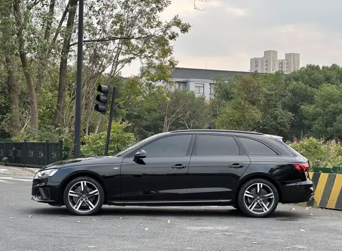 Audi A4 Imported 2022 Model Avant 40 TFSI Fashion Dynamic Model – фото 4