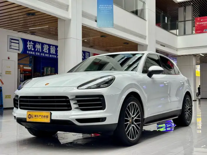 Cayenne 2019 Model Cayenne 3.0T – фото 1