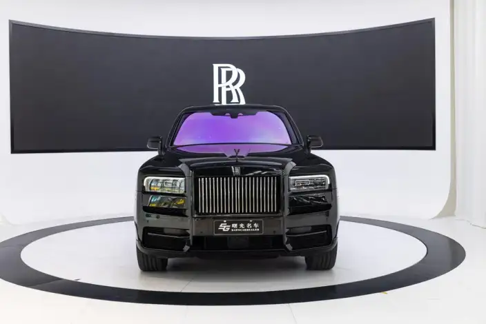 Cullinan 2020 Model Black Badge – фото 2