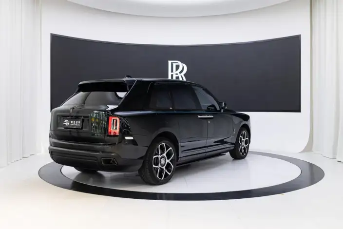 Cullinan 2020 Model Black Badge – фото 5